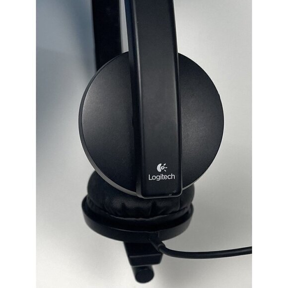 LOGITECH Black Wired USB HEADSET Double Ear Piece Volume Control Model A-00064 - Picture 3 of 6